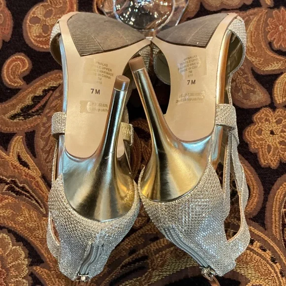 Marc Fisher Nala Mid Heel Gold Glitter Evening Sandals 3 1/4” Heel Size 7M - Picture 7 of 11